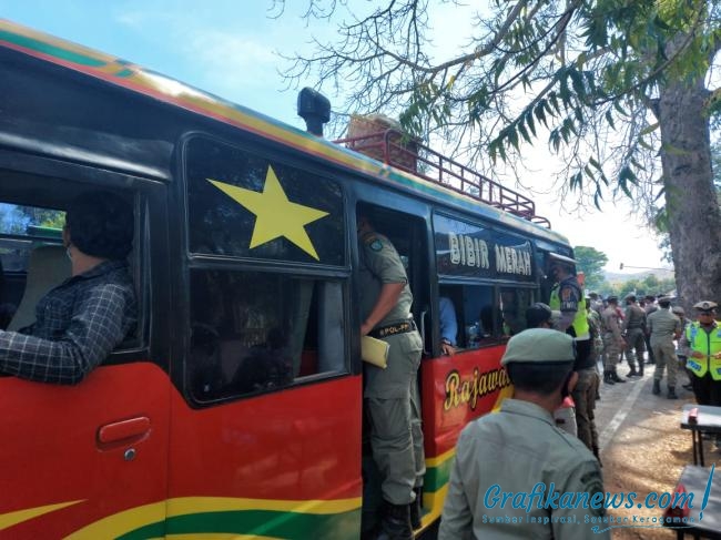 Petugas Gabungan Gelar Operasi Yustisi Di Bima Tegakkan Perda No 7